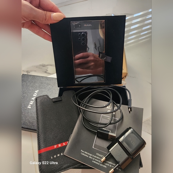 Prada LG Phone Collectors item NWT - Picture 3 of 5